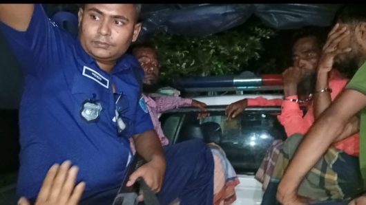 সুনামগঞ্জে কোটি টাকার চোরাই পণ্য সহ তিন জন আটক।