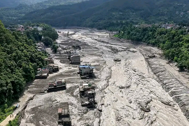 নেপালে পাহাড়ি ঢলে প্রাণহানি বেড়ে ৪৬৯, নিখোঁজ প্রায় ১৫শ’