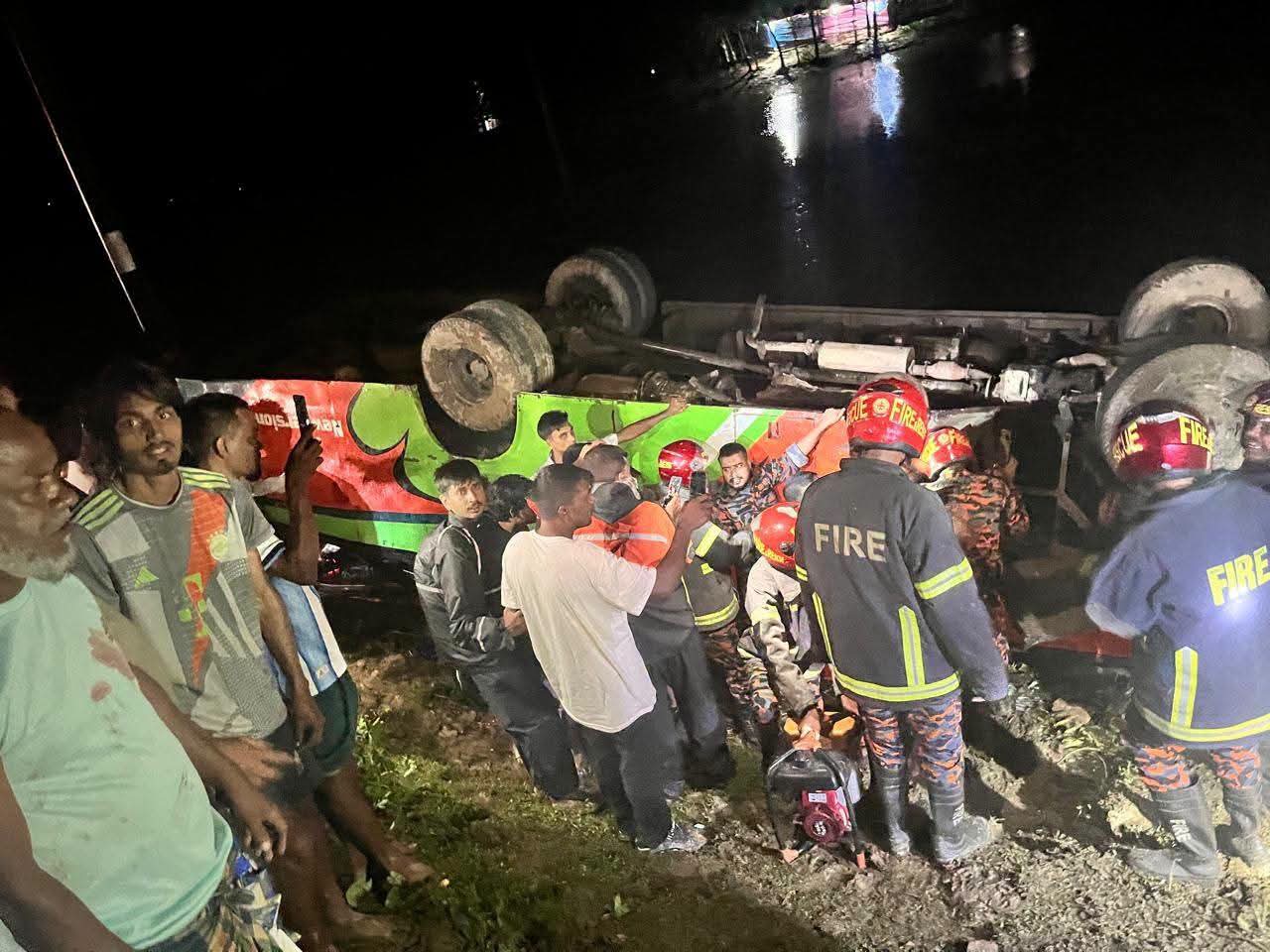 সুনামগঞ্জ সিলেট মহাসড়কে সড়ক দুর্ঘটনায় দুই জন নিহত আহত অন্তত ২০ জন।