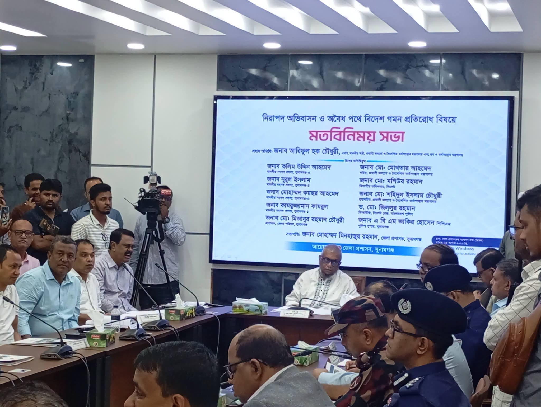 প্রবাসী কল্যাণ মন্ত্রণালয়ের মাধ্যমে বৈধ পথেই এক কোটি মানুষ কে বিদেশ পাঠানোর প্রতিশ্রুতি দিয়েছেন প্রধানমন্ত্রী- আরিফুল হক চৌধুরী