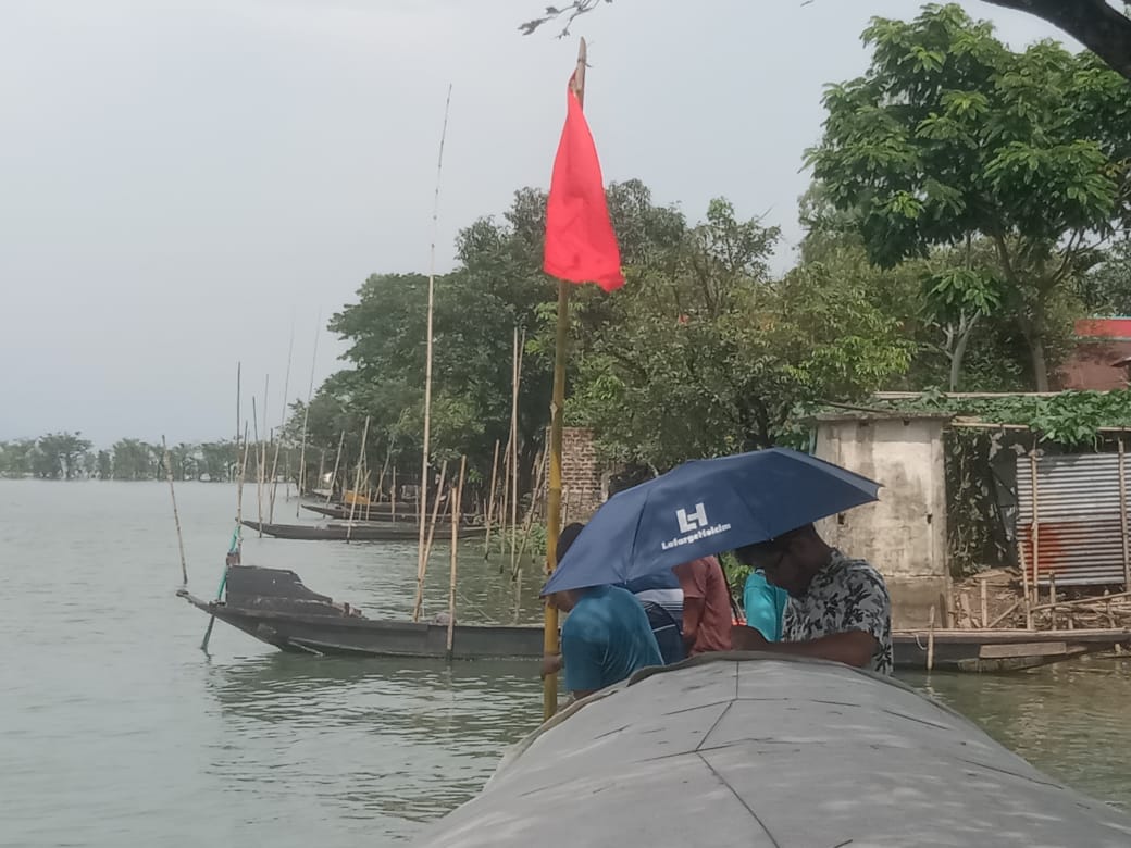 টাঙ্গুয়ার হাওর এলাকার পরিবেশ প্রতিবেশ রক্ষায় এবার পরিবেশ অধিদপ্তর লাল নিশান টানিয়েছে।