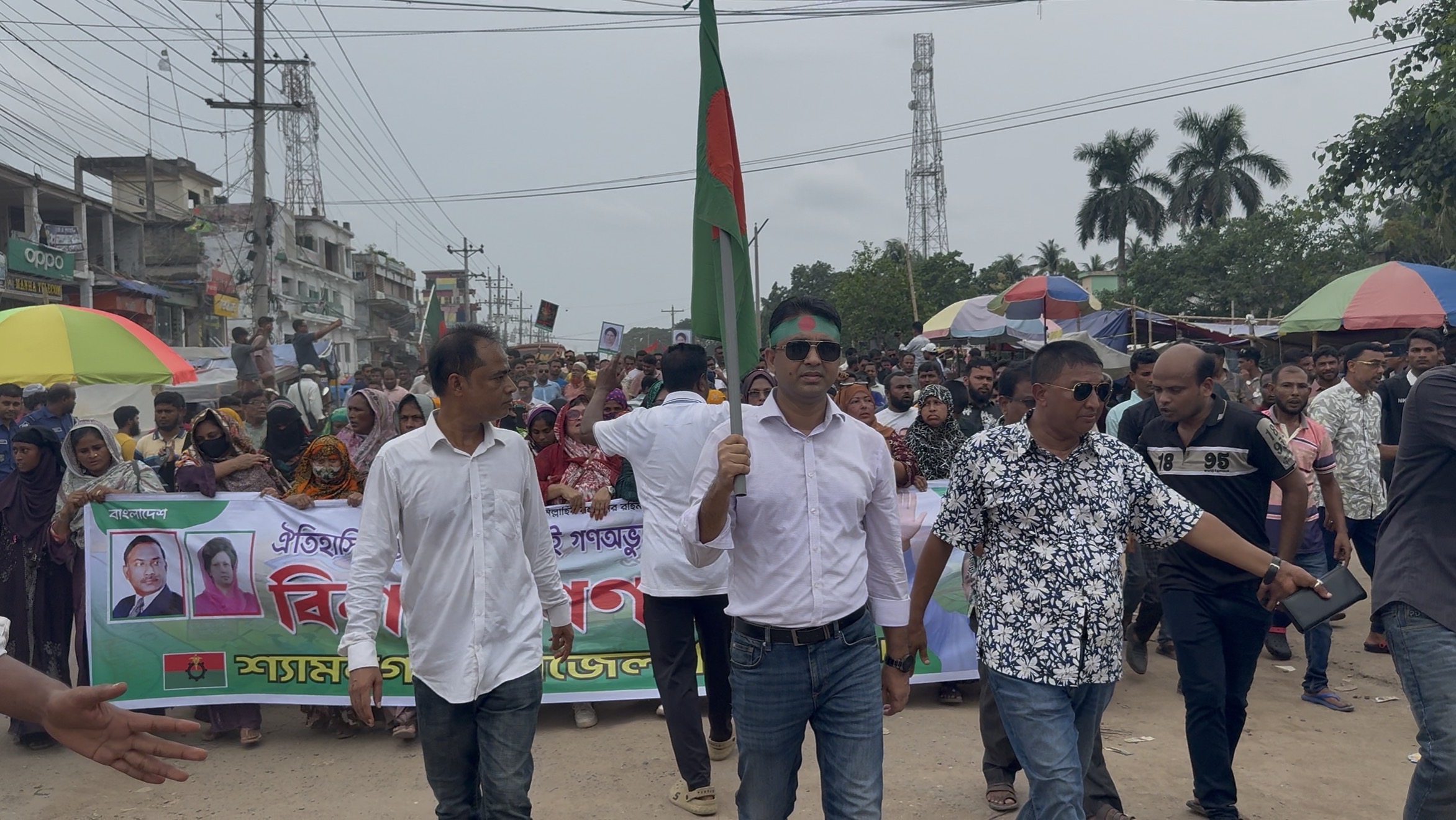 সংঘবদ্ধ ধর্ম ব্যবসায়ী গোষ্ঠী জাতিকে বিভ্রান্ত করছে: ড. মনিরুজ্জামান