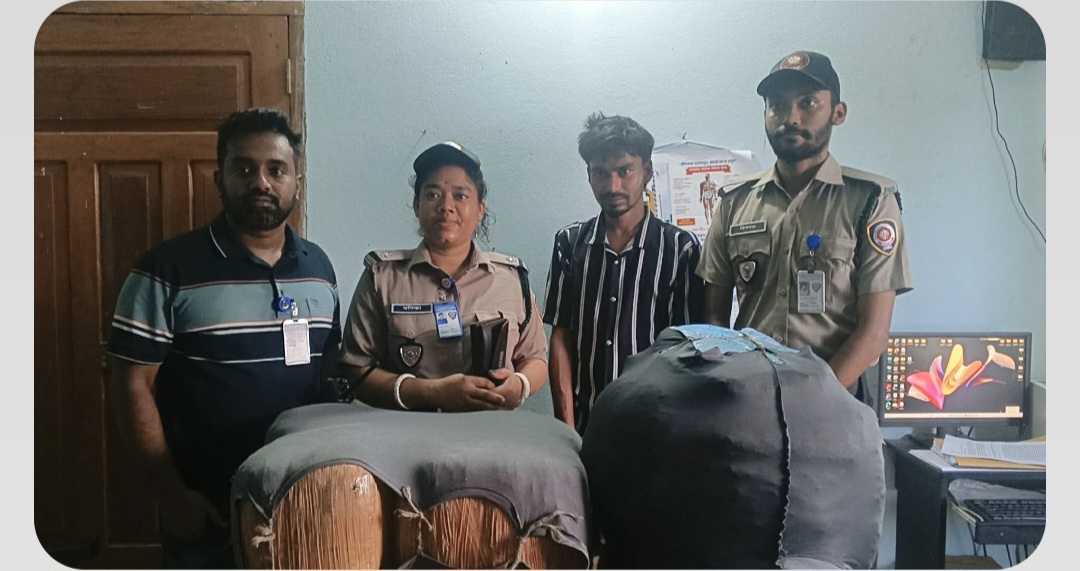 শান্তিগঞ্জে প্রাইভেট কারে ৪০ কেজি গাজা সহ এক কারবারি আটক।