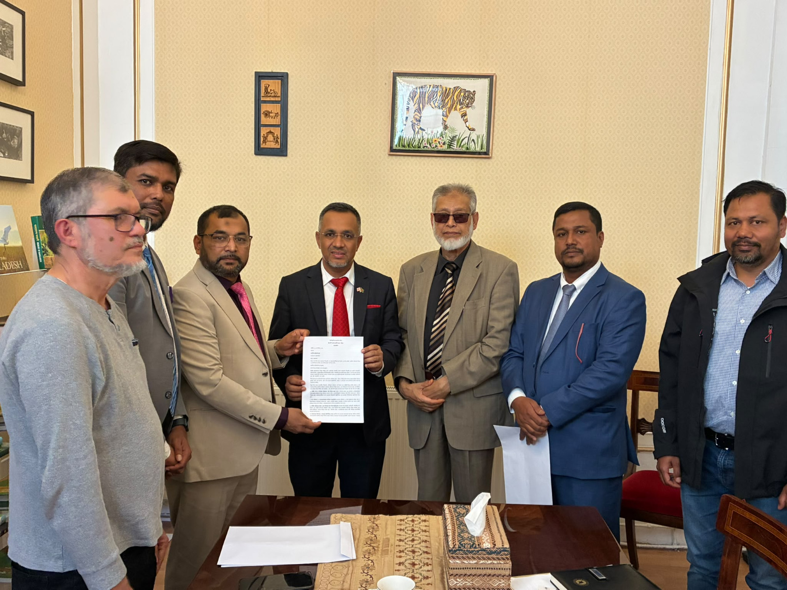 ইসলামী ব্যাংকের আমানত সুরক্ষায় ৮ দফা দাবি, লন্ডন হাইকমিশনে স্মারকলিপি