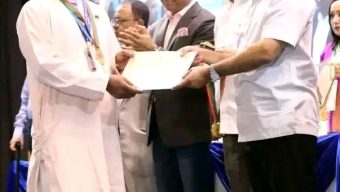 প্রধানমন্ত্রীর হাত থেকে গুনী শিক্ষক সম্মাননা পেলেন ছাতক জালালিয়া কামিল মাদ্রাসার ড. মোহা. আহমাদুল্লাহ