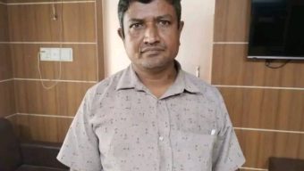শেখ হাসিনার বাংলাদেশ’ ব্যানারে শিক্ষক দিবস পালন, প্রধান শিক্ষক আটক
