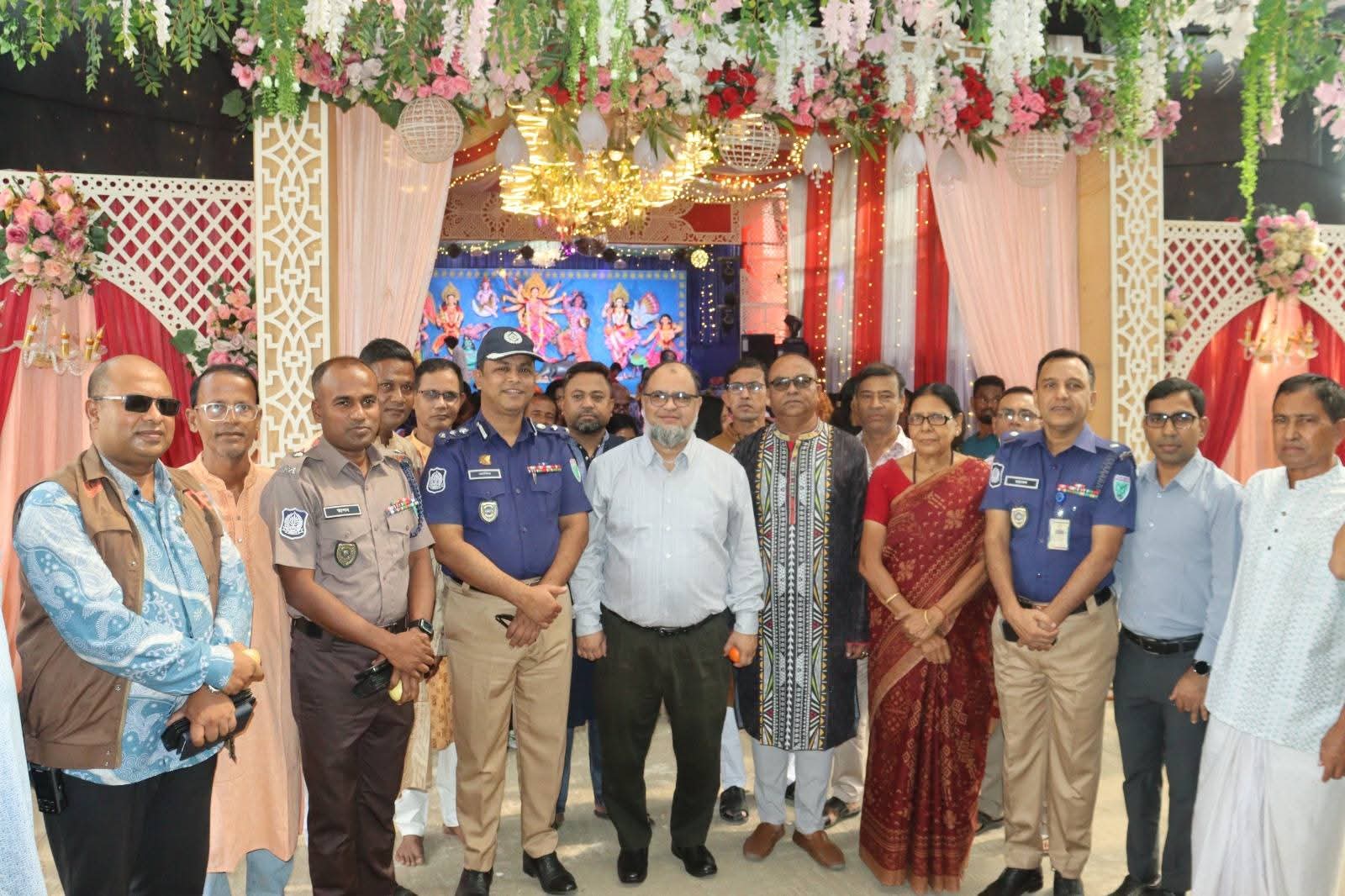 সুনামগঞ্জে ডিসি এসপির বিভিন্ন পূজা মণ্ডপ পরিদর্শন। 